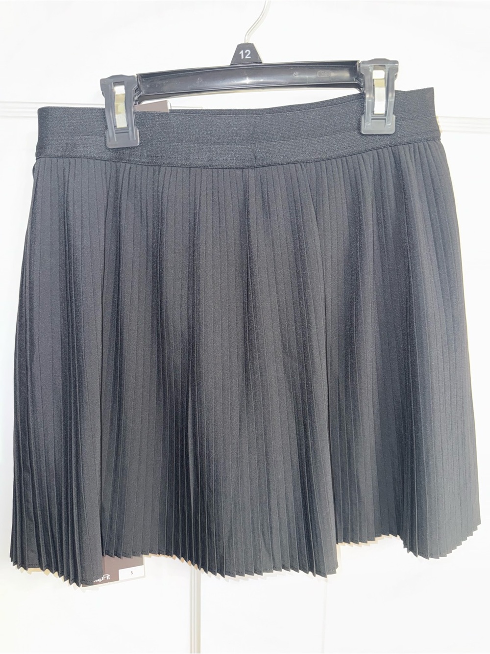GAP Fit Black Pleated exercise or tennis skirt